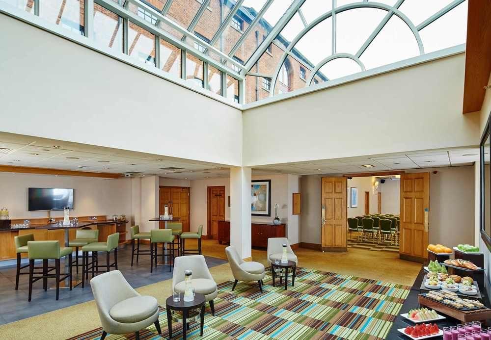 Manchester Marriott Victoria & Albert Hotel Экстерьер фото