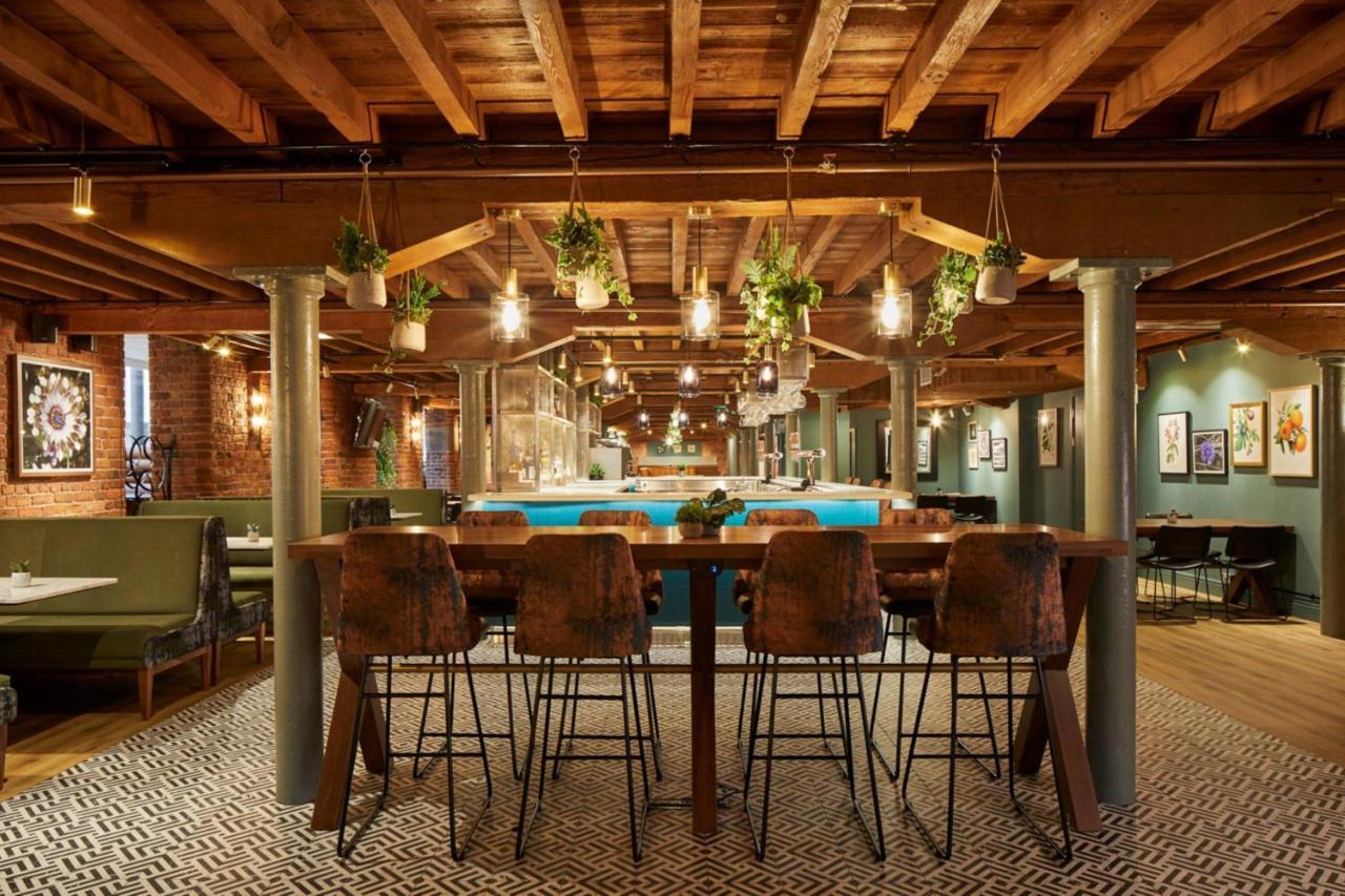 Manchester Marriott Victoria & Albert Hotel Экстерьер фото