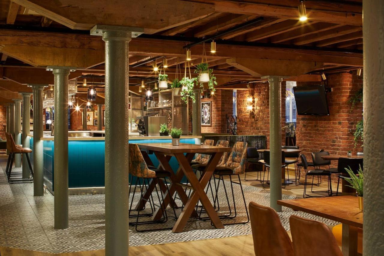 Manchester Marriott Victoria & Albert Hotel Экстерьер фото