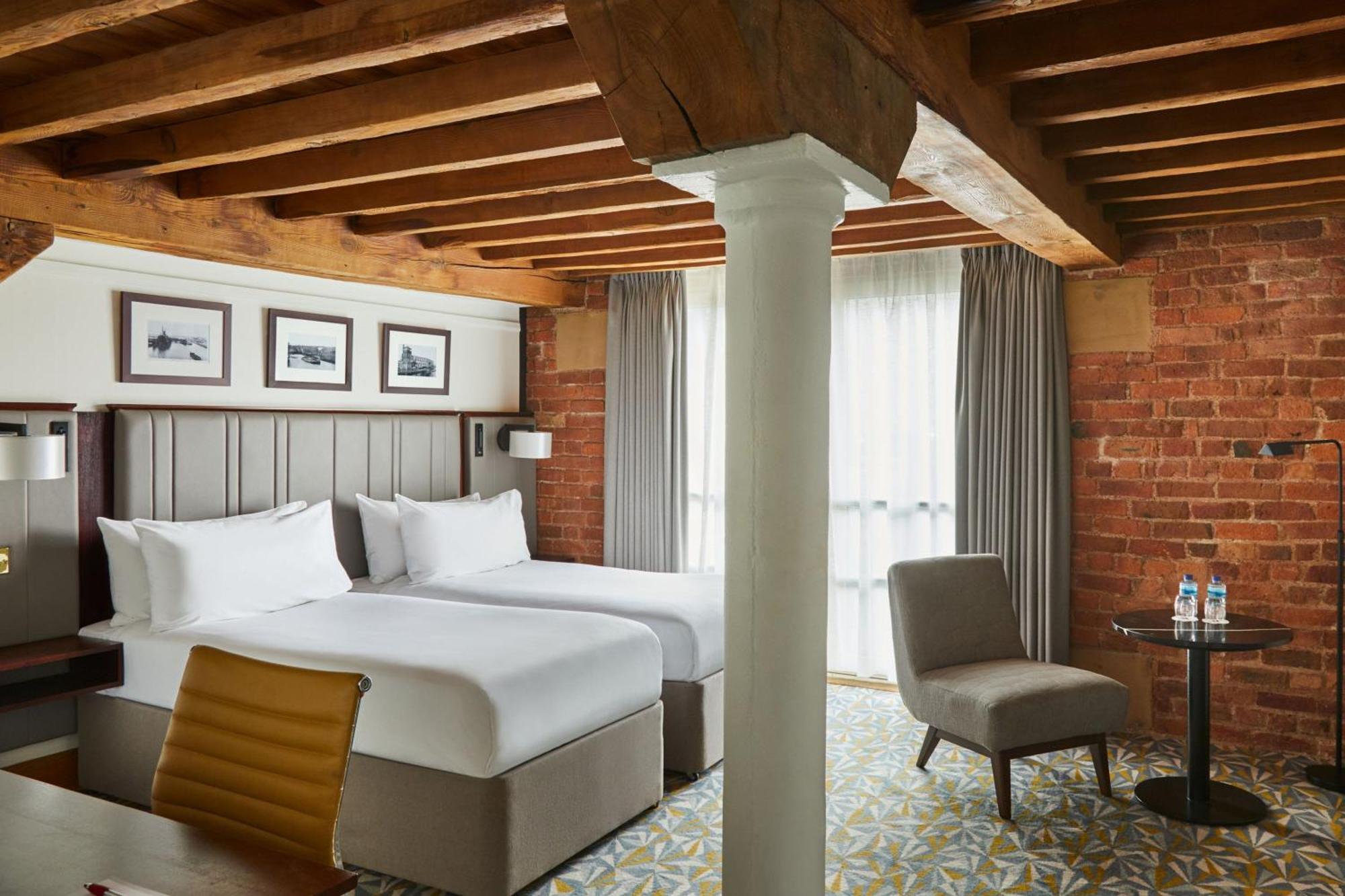 Manchester Marriott Victoria & Albert Hotel Экстерьер фото