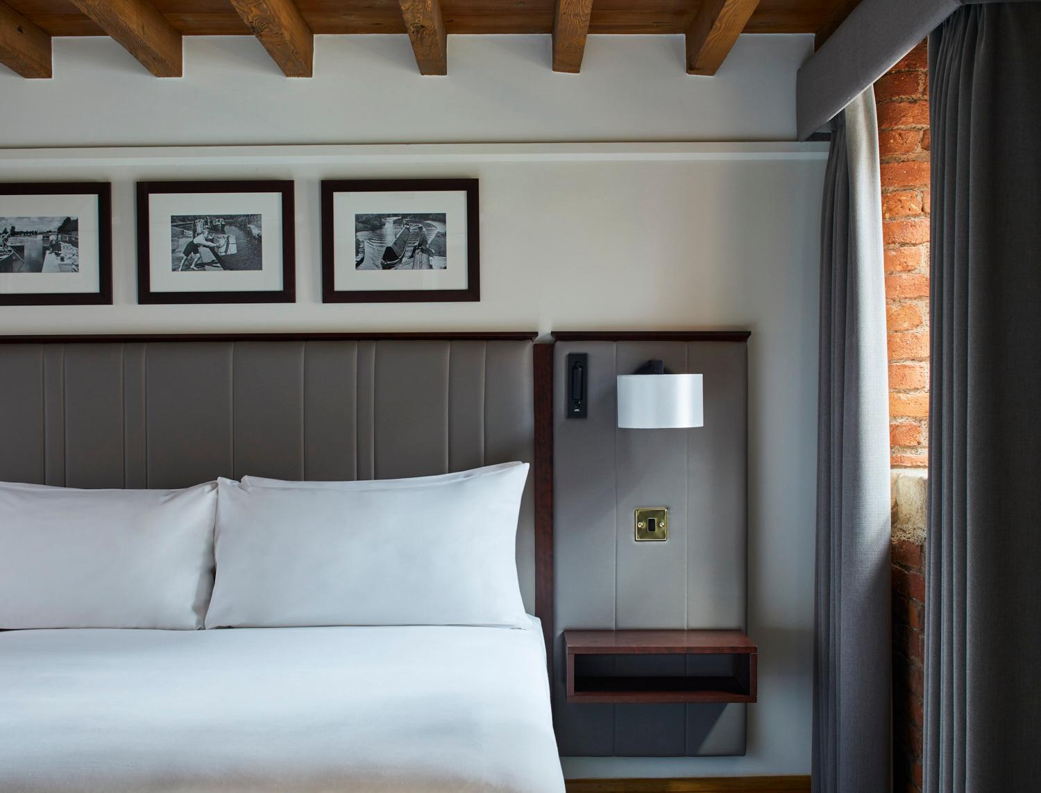 Manchester Marriott Victoria & Albert Hotel Экстерьер фото