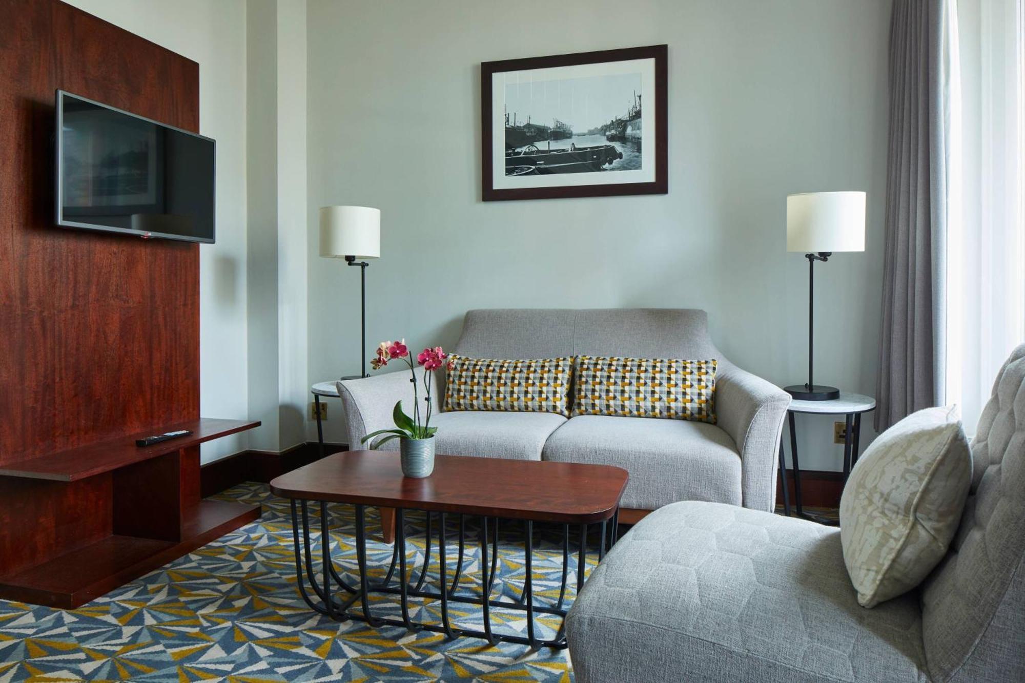 Manchester Marriott Victoria & Albert Hotel Экстерьер фото