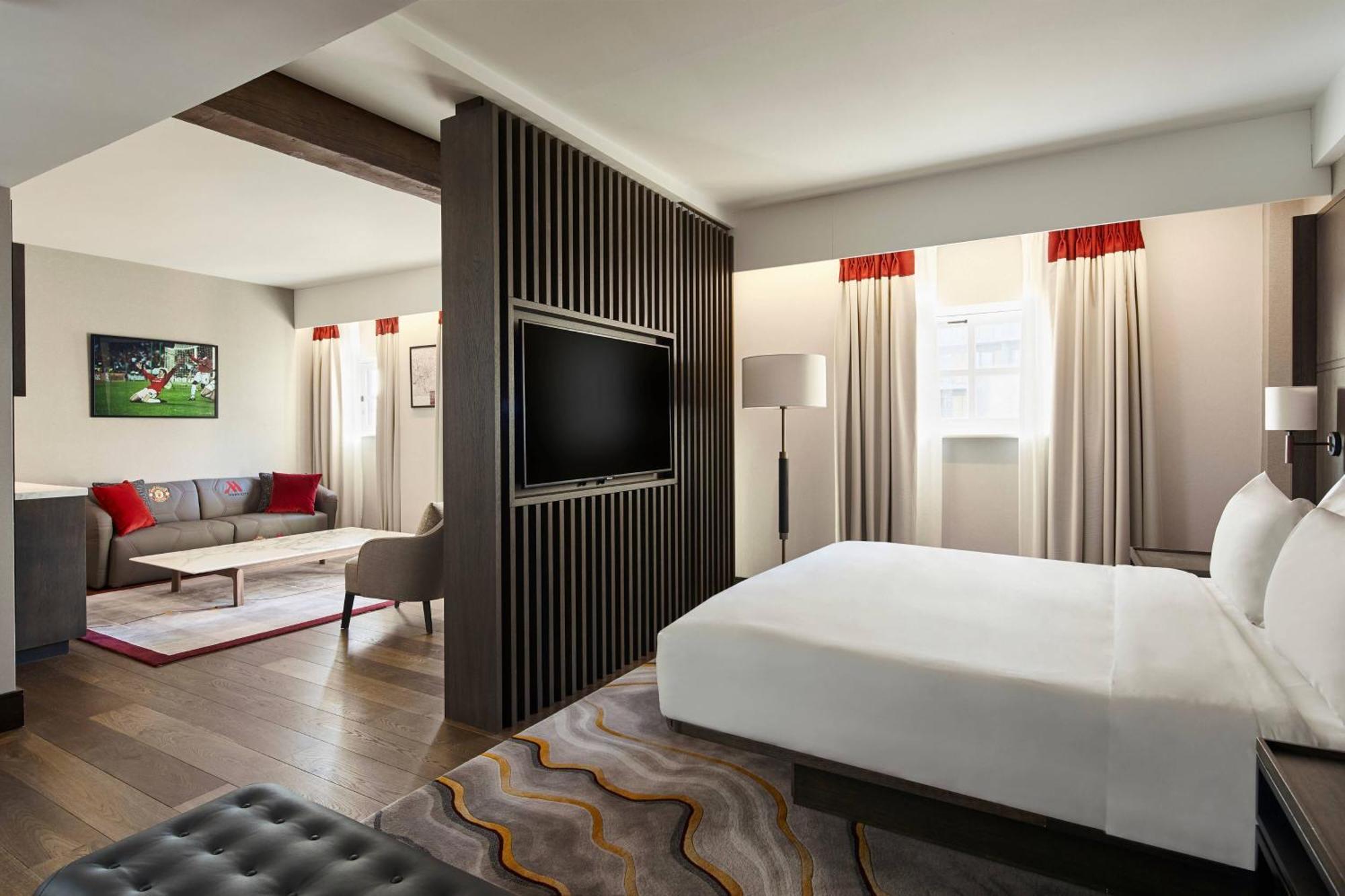 Manchester Marriott Victoria & Albert Hotel Экстерьер фото