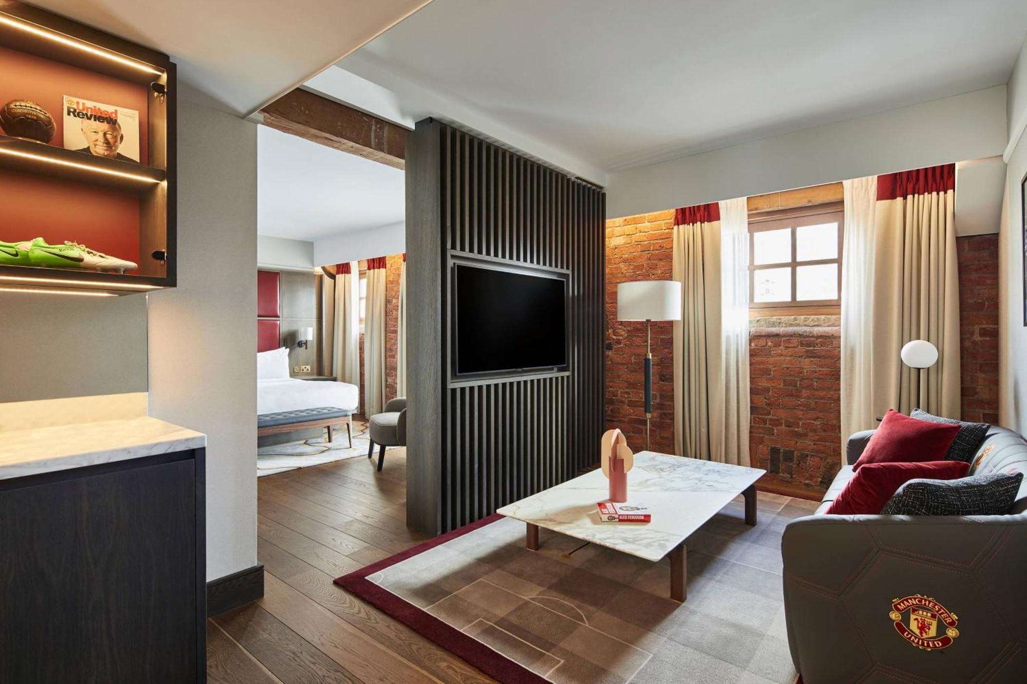 Manchester Marriott Victoria & Albert Hotel Экстерьер фото