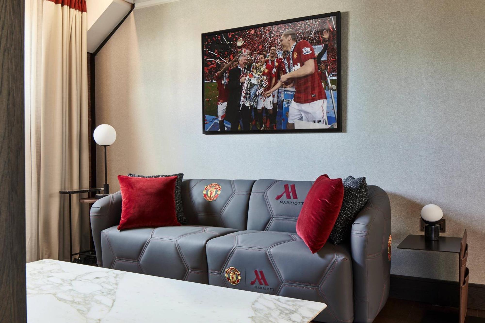 Manchester Marriott Victoria & Albert Hotel Экстерьер фото